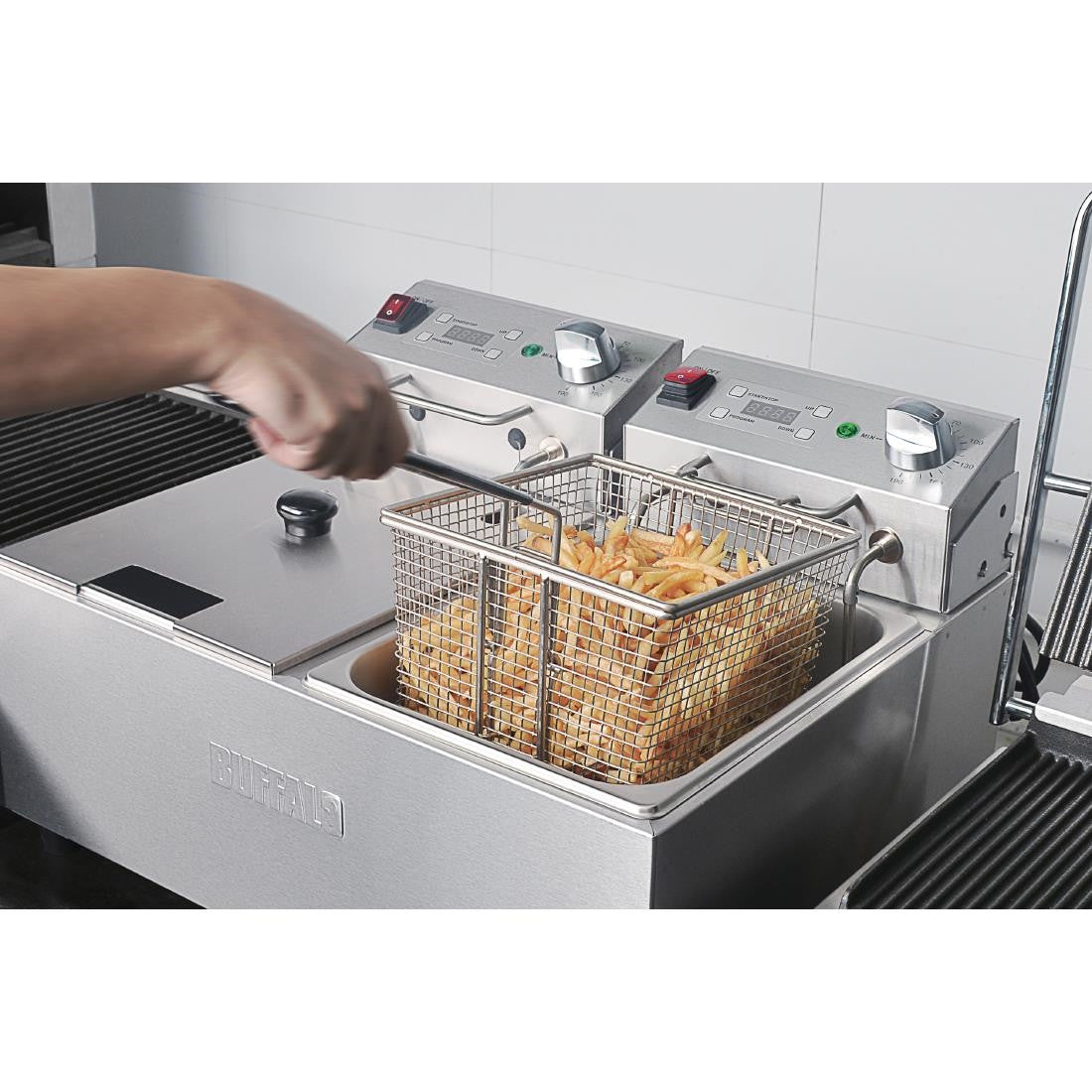 Buffalo Twin Tank Twin Basket 2x5Ltr Countertop Fryer with Timers 2x2.8kW FC259