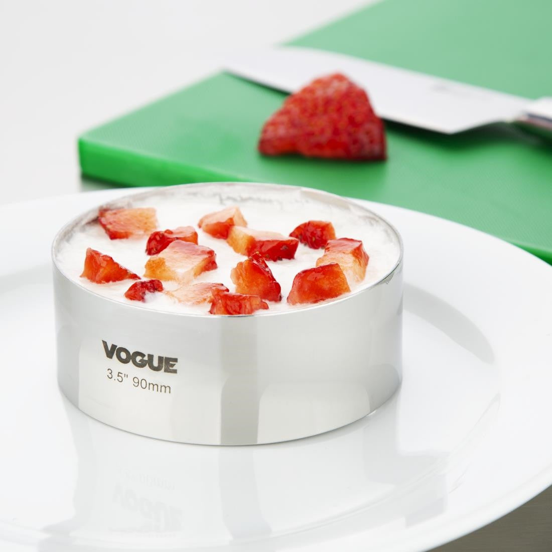 Vogue Mousse Ring 35 x 90mm with content.