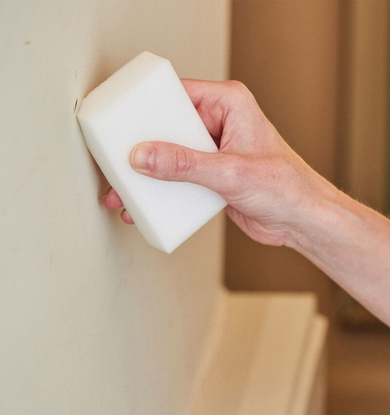 Erase All Sponge in use