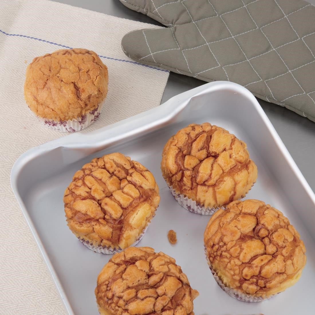 Vogue Aluminium Roasting Dish 370mm with baked items.