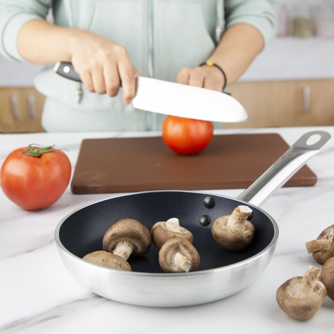 Vogue Non Stick Teflon Induction Frying Pan 200mm CB899