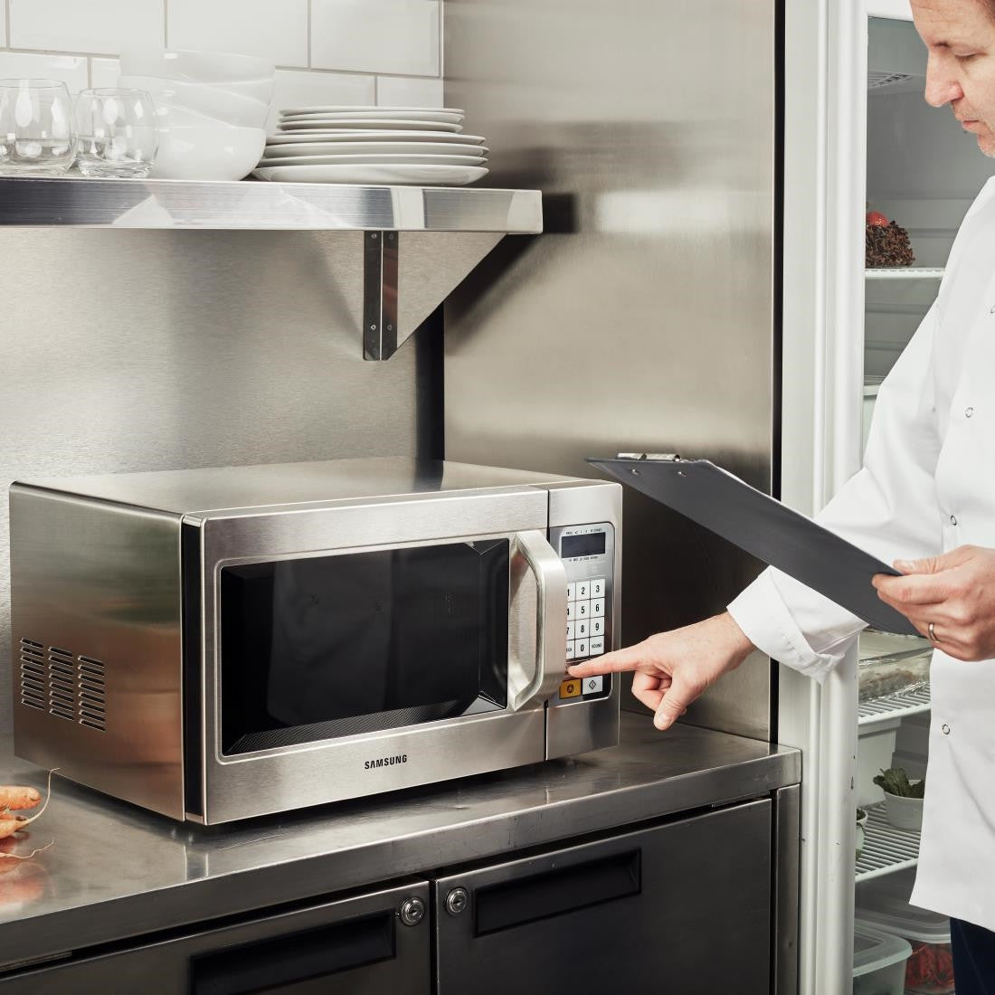 Samsung Light Duty Programmable Microwave 26ltr 1100W CM1089 CB937