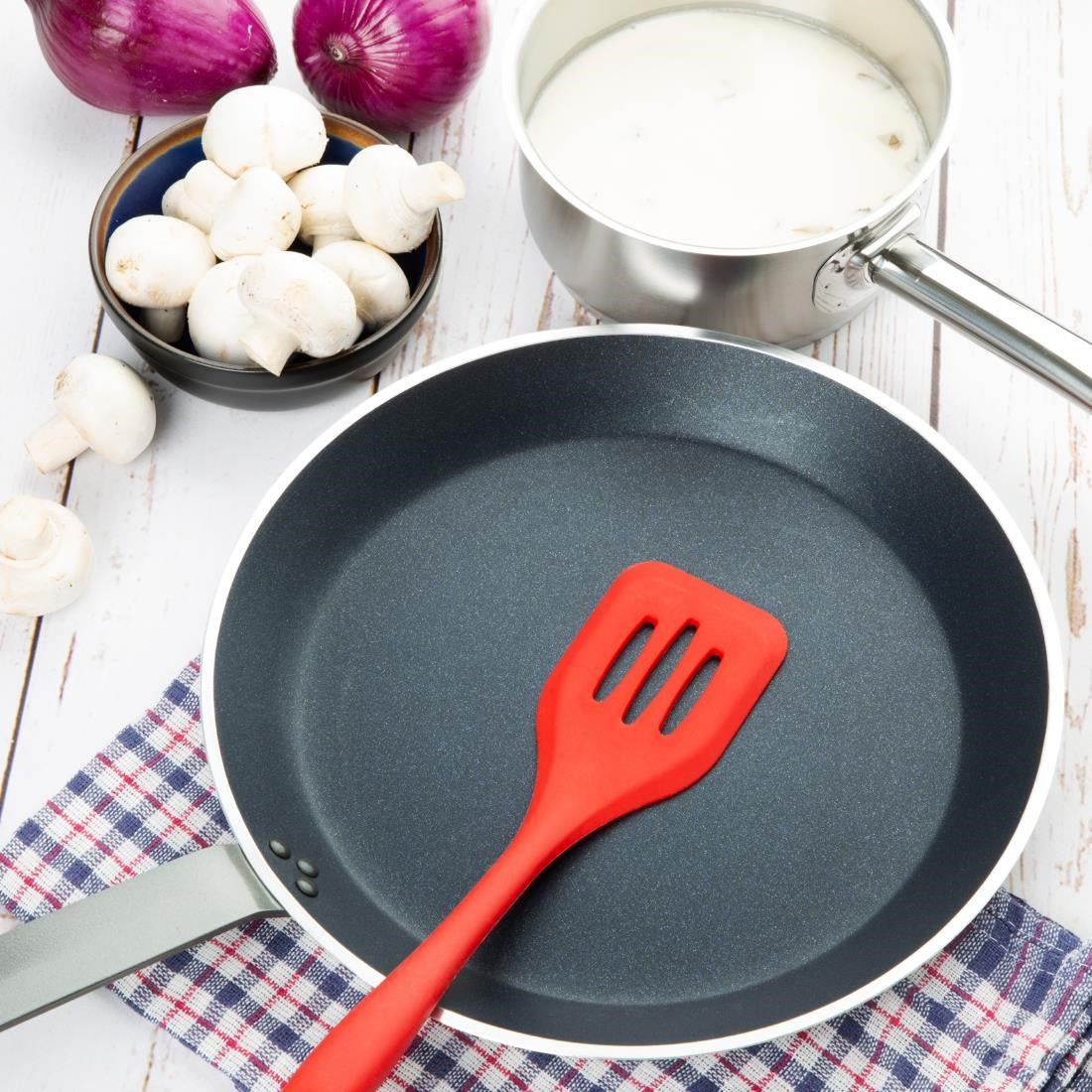 Vogue Teflon Platinum Plus Non Stick Crepe Pan 300mm CN940