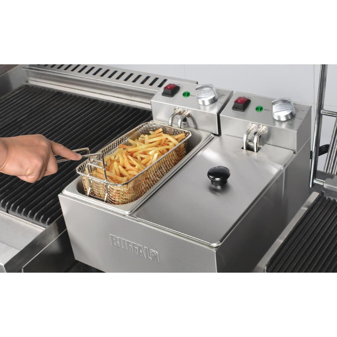 Buffalo Twin Tank Twin Basket 2x3Ltr Countertop Fryer 2x2kW DB203