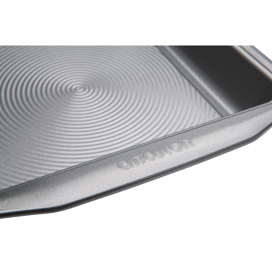 Close up shot of the side of Circulon Square Cake Tin 290mm.