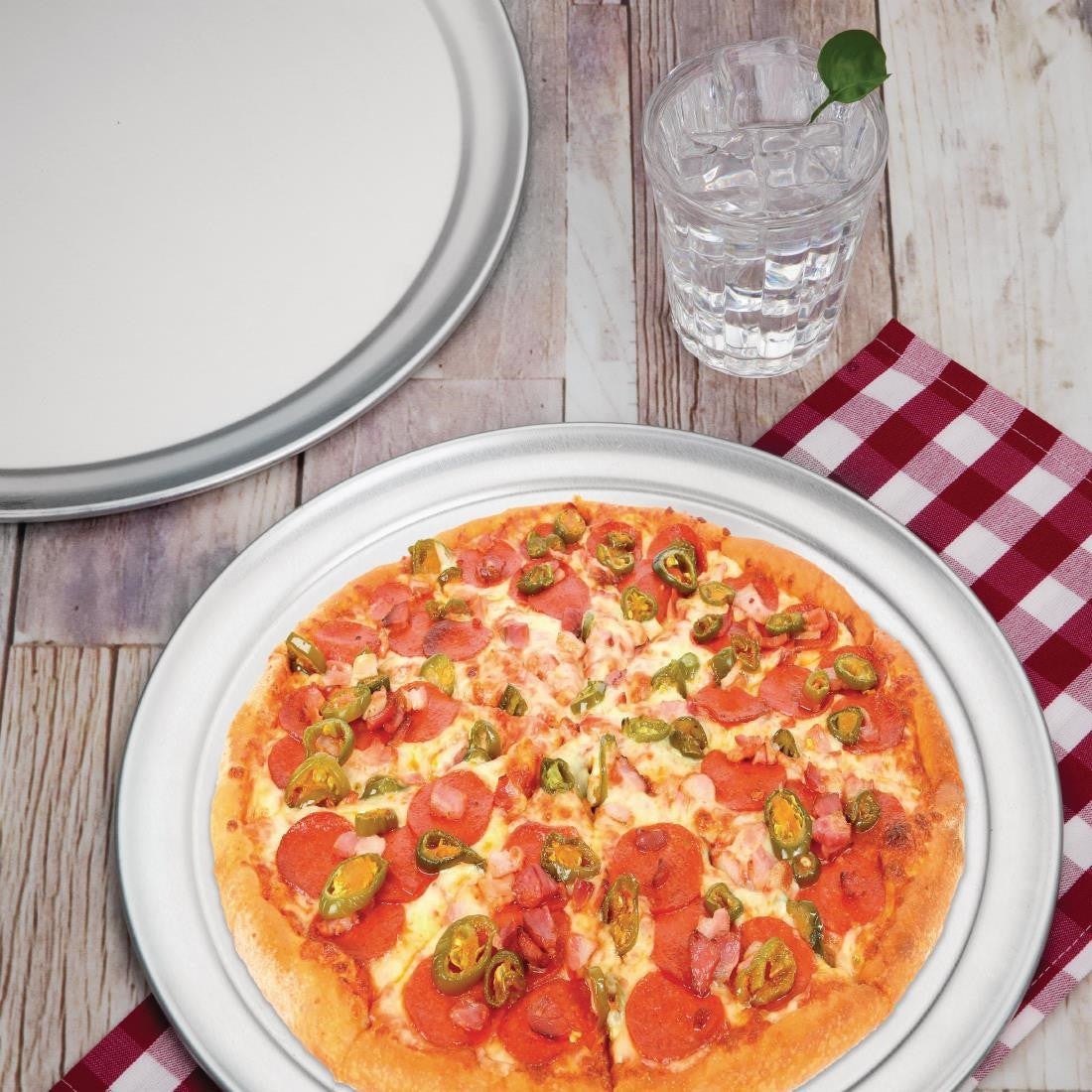 Vogue Aluminium Pizza Tray 14in F009