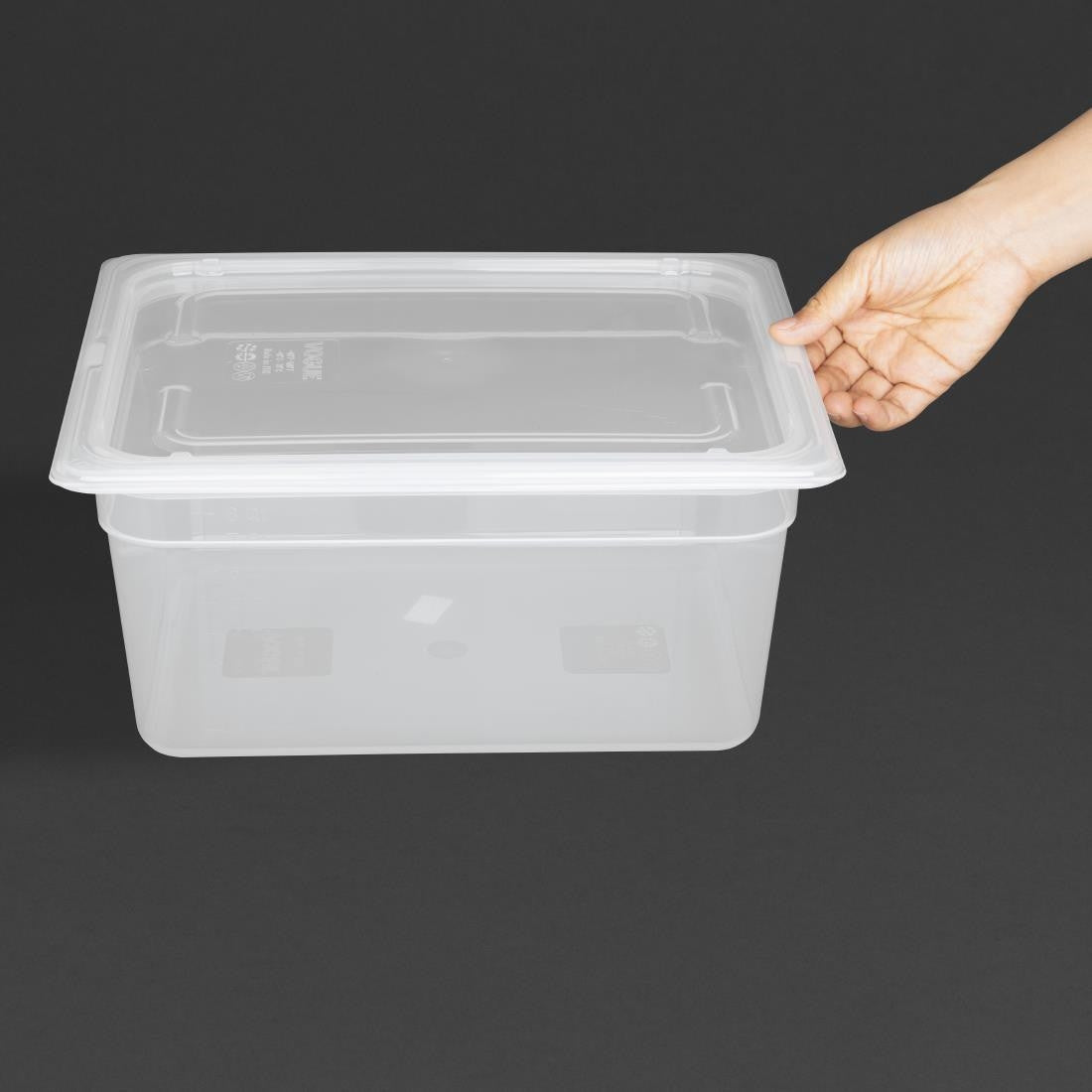 Vogue Polypropylene 1/2 Gastronorm Container with Lid 150mm (Pack of 4) GJ516