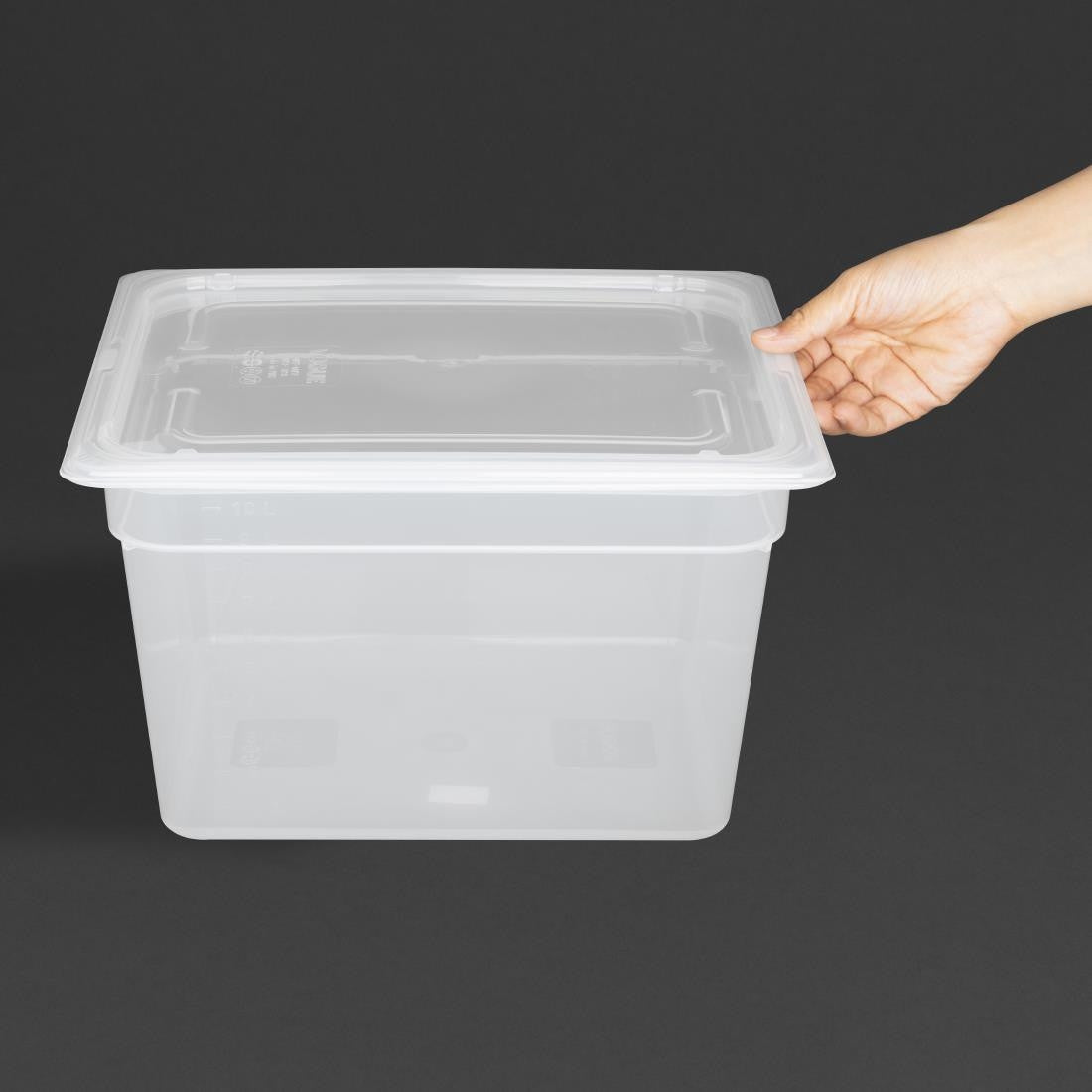 Vogue Polypropylene 1/2 Gastronorm Container with Lid 200mm (Pack of 4) GJ517