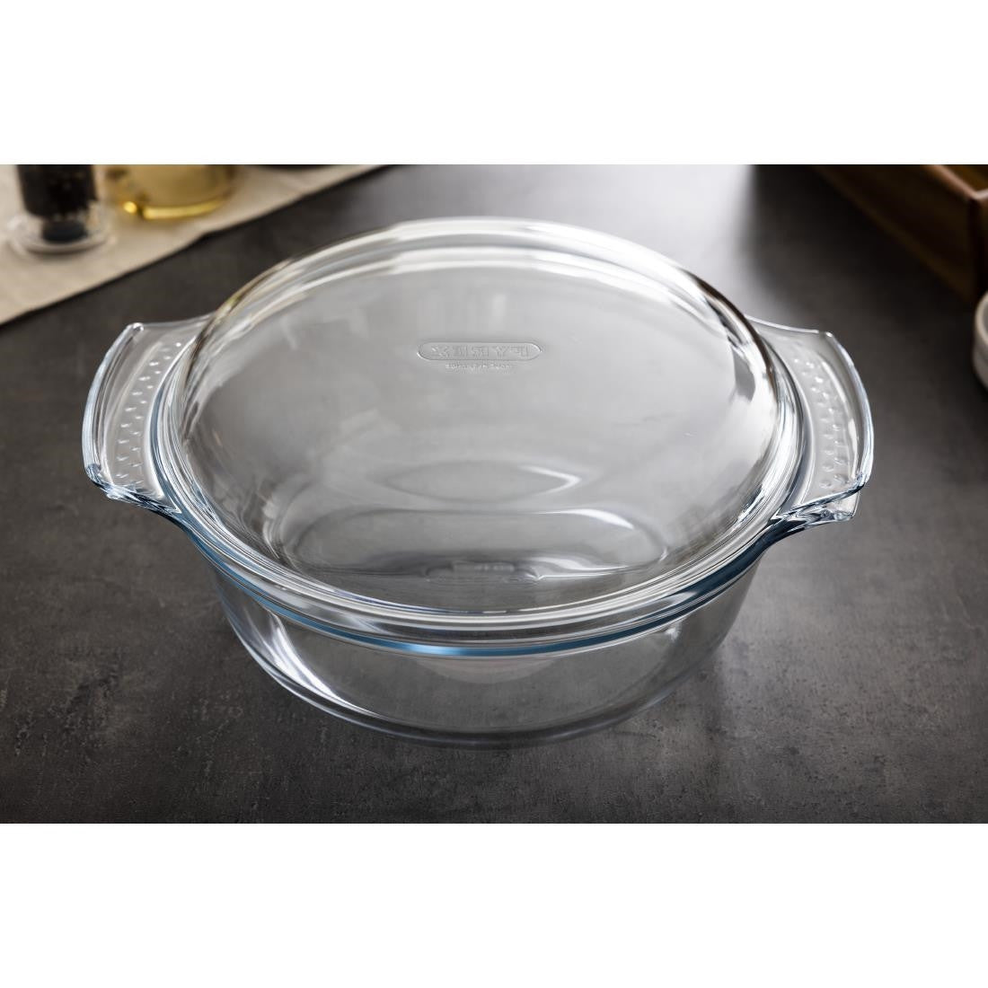 Pyrex Round Glass Casserole Dish 3.75Ltr P590